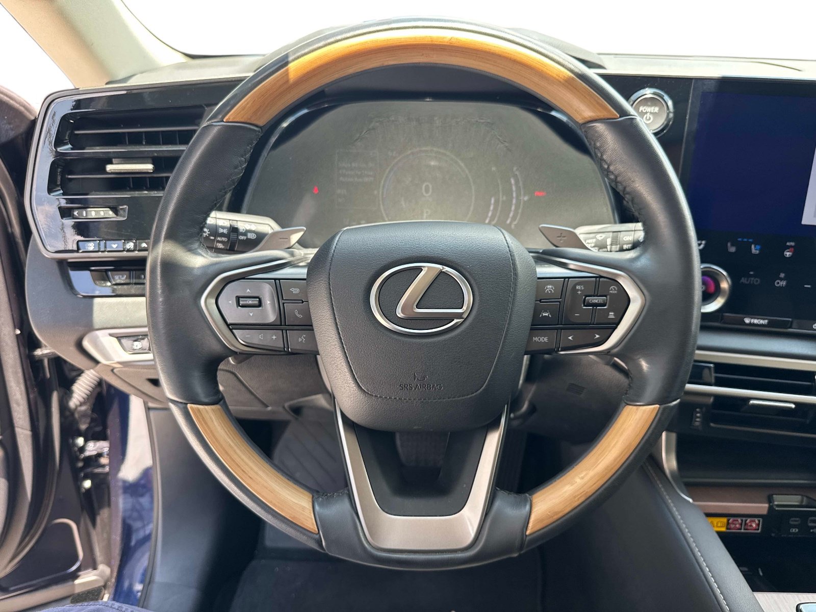 Used 2024 Lexus RX 350h w/ Accessory Package (Z1) AWD/4WD image 29