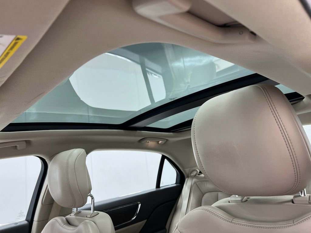 Used 2017 Lincoln Continental Select w/ Climate Package image 13