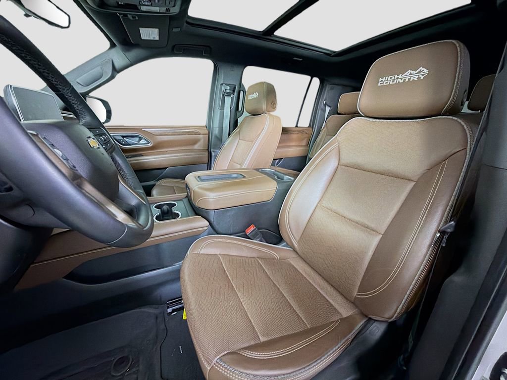 Used 2023 Chevrolet Suburban High Country RWD image 13