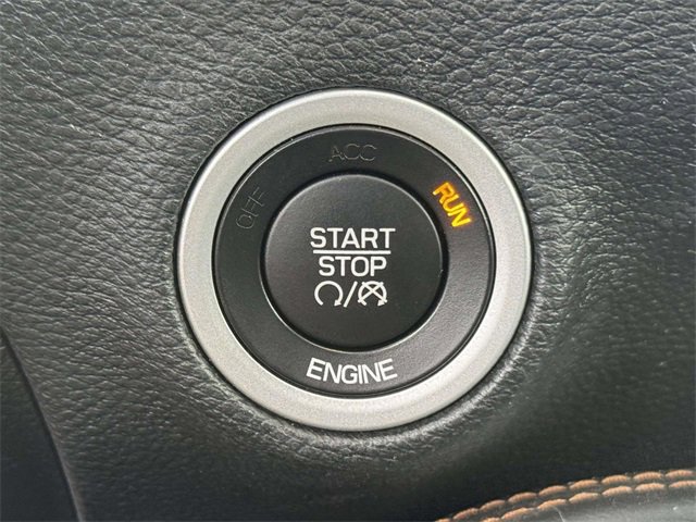 Used 2016 Dodge Challenger R/T Plus image 7