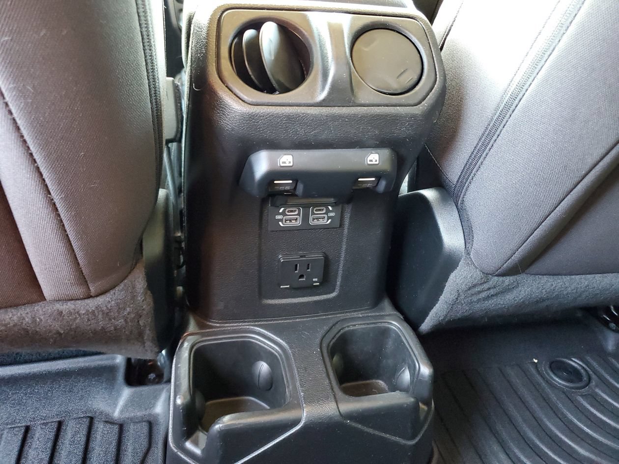 Used 2023 Jeep Gladiator Overland AWD/4WD image 15