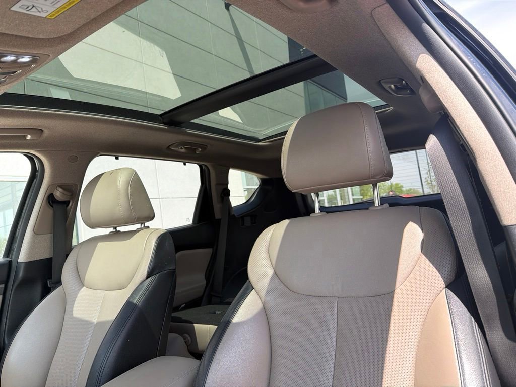 Used 2019 Hyundai Santa Fe Limited AWD/4WD image 5