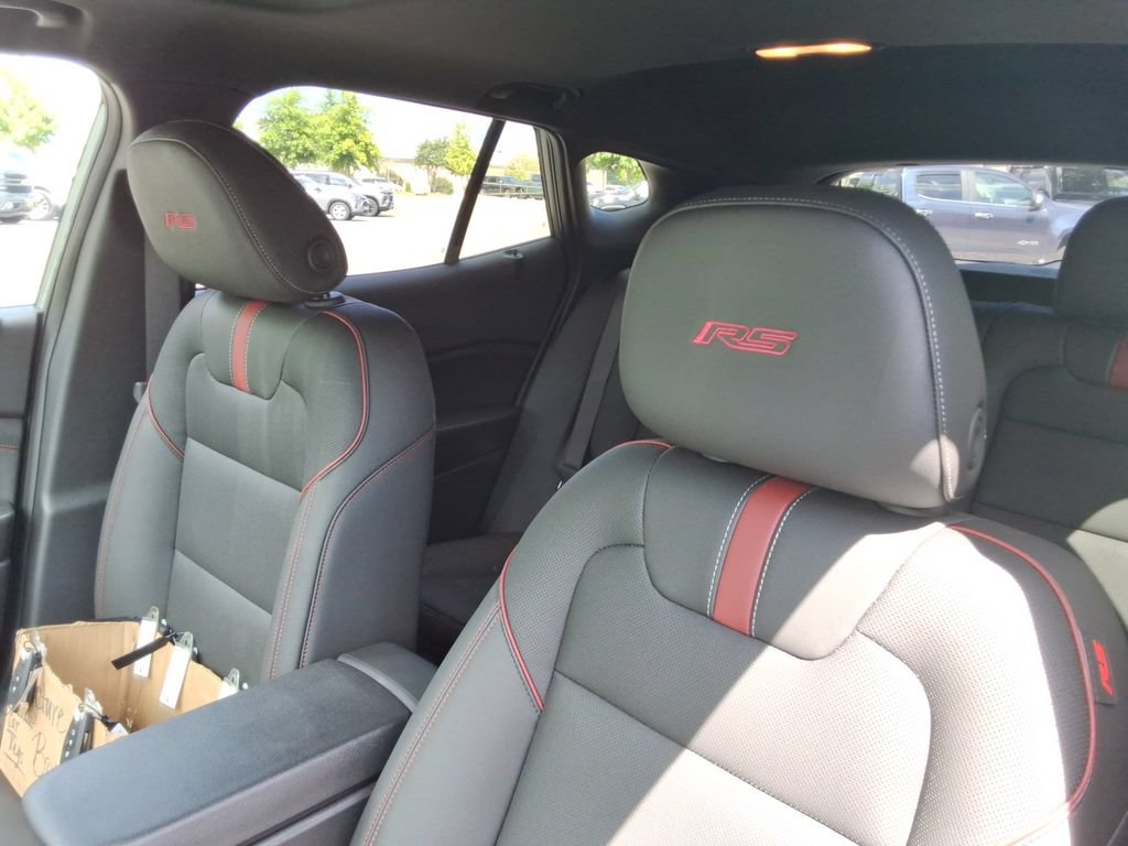 New 2026 Chevrolet Trax RS w/ Sunroof Package FWD image 21