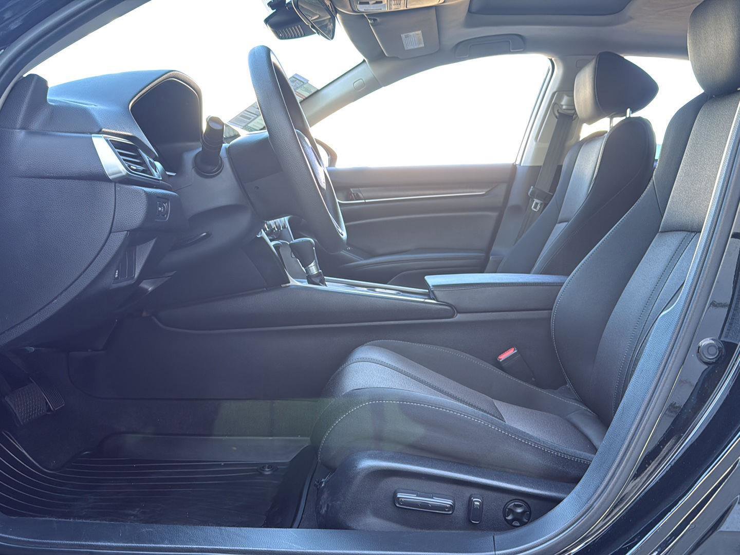 Used 2019 Honda Accord EX image 16