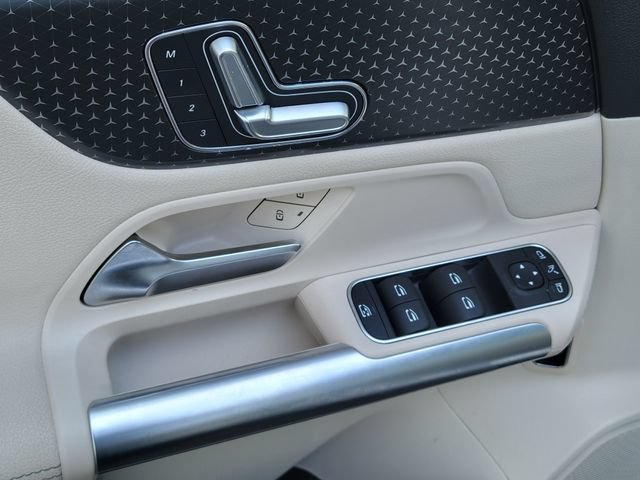 Used 2025 Mercedes-Benz GLA 250 4MATIC image 26
