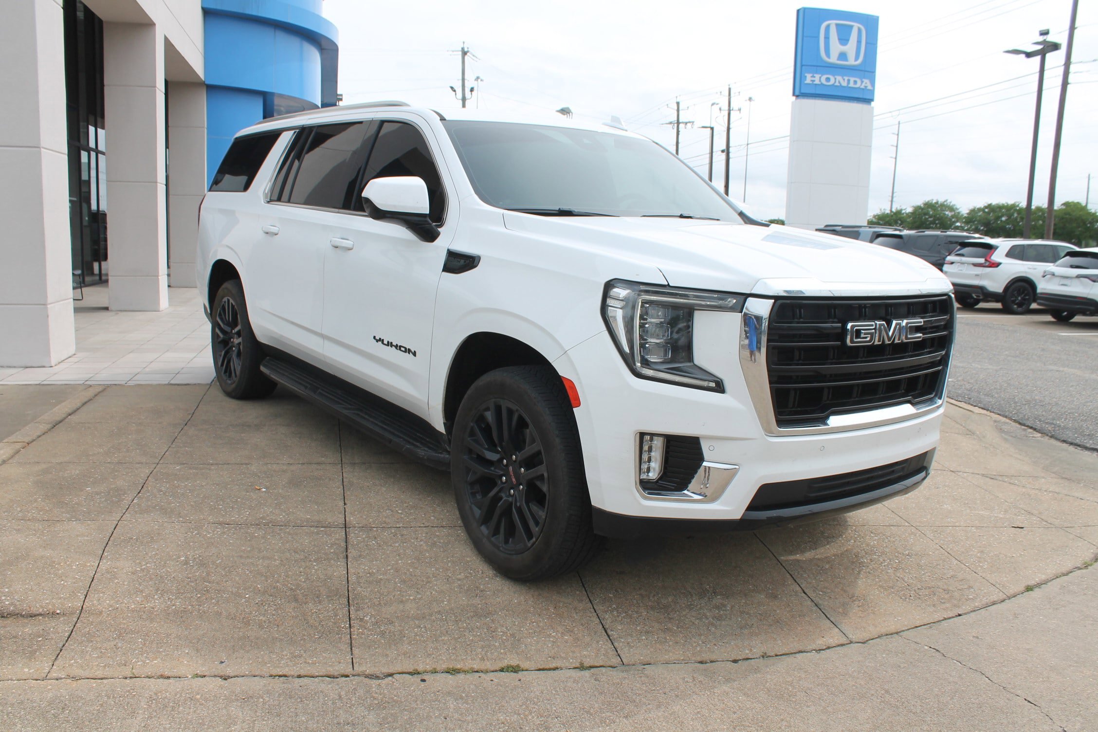 Used 2024 GMC Yukon XL SLE