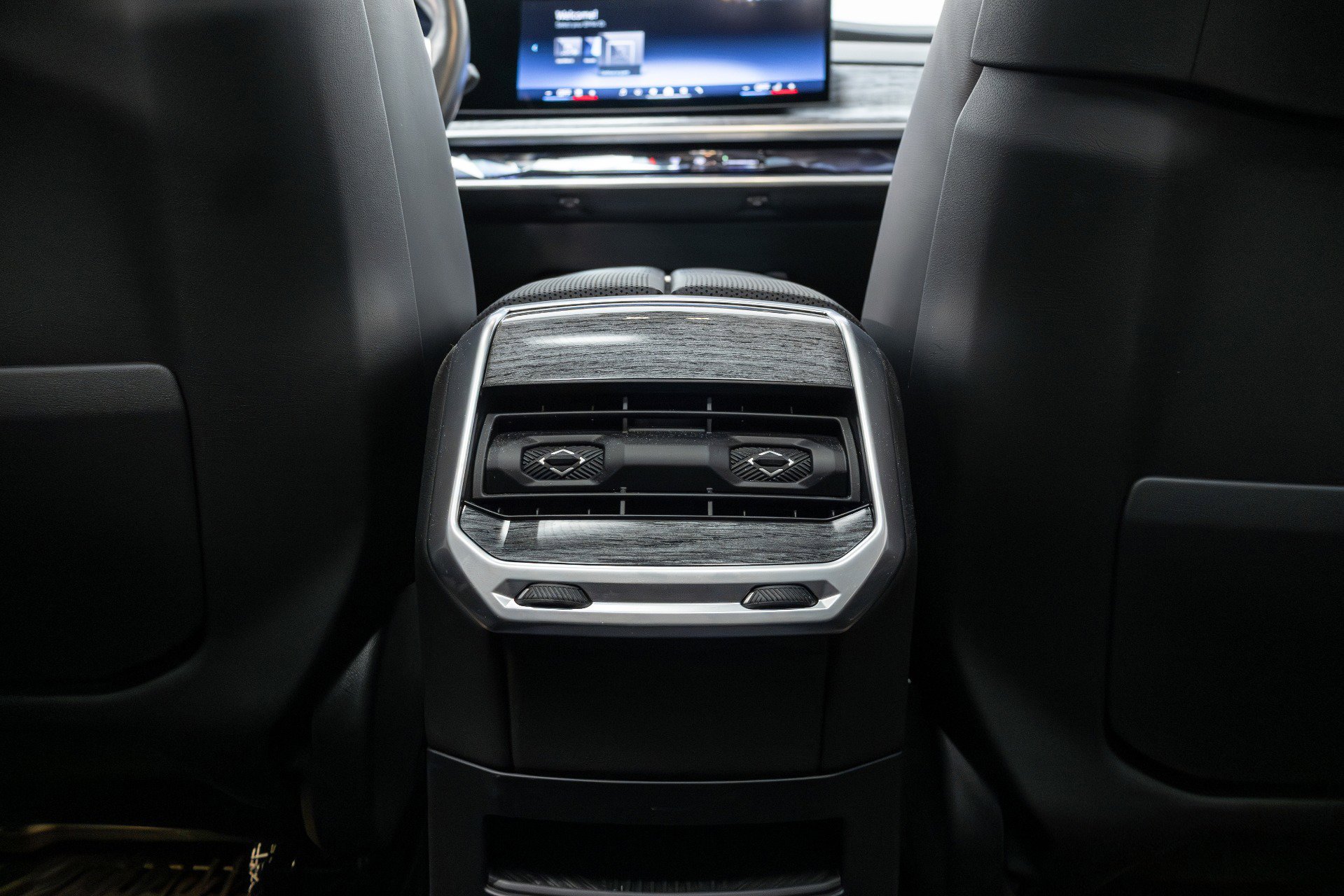 Used 2023 BMW 760i xDrive w/ Executive Package image 54