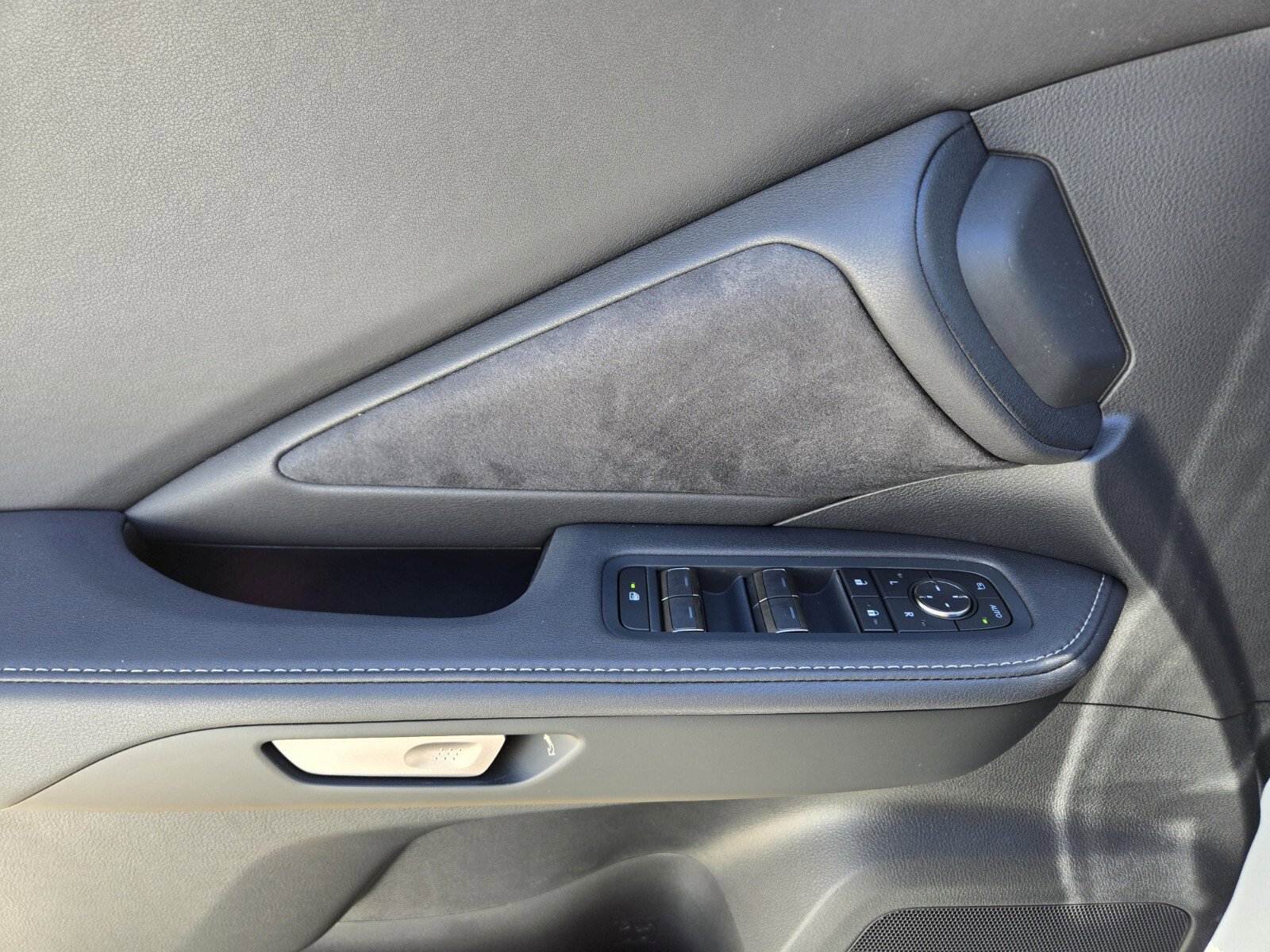 New 2026 Lexus TX 500h AWD image 9