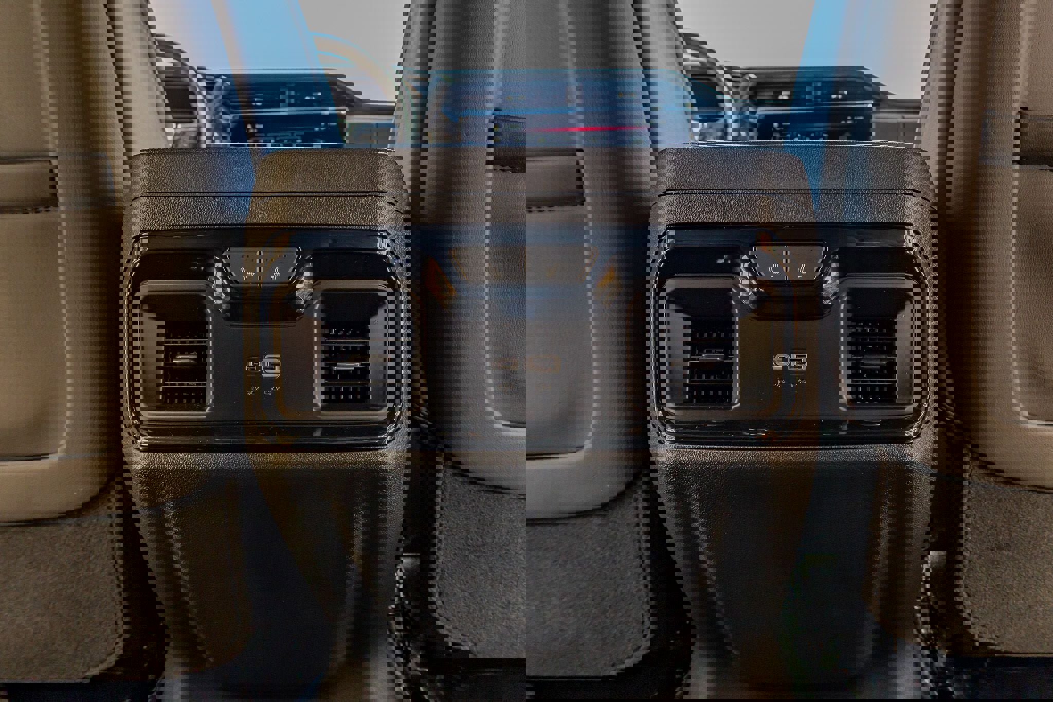 Used 2026 GMC Sierra 2500 AT4X image 32