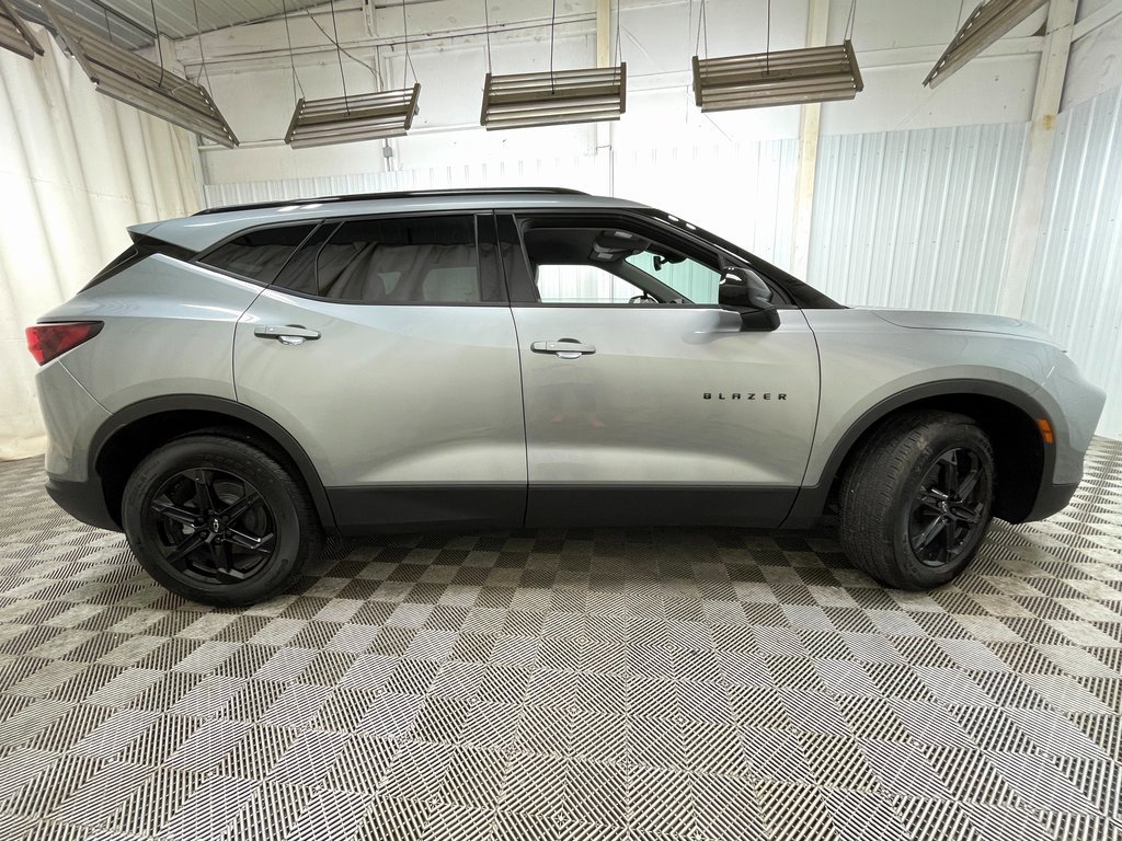 Used 2025 Chevrolet Blazer LT w/ Convenience Package image 18