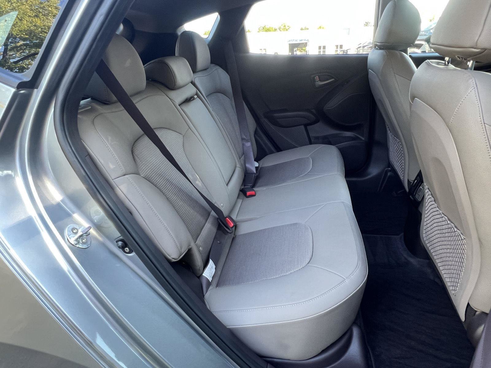 Used 2015 Hyundai Tucson SE FWD image 16