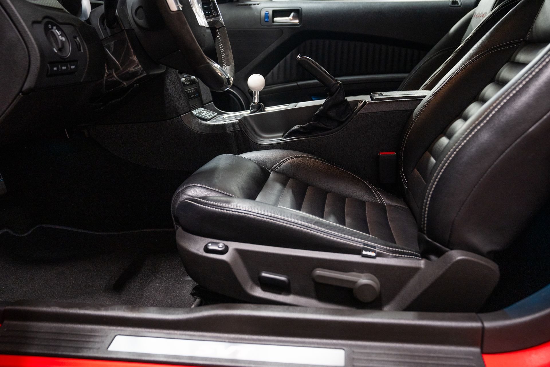 Used 2012 Ford Mustang Shelby GT500 w/ Electronics Pkg RWD image 20