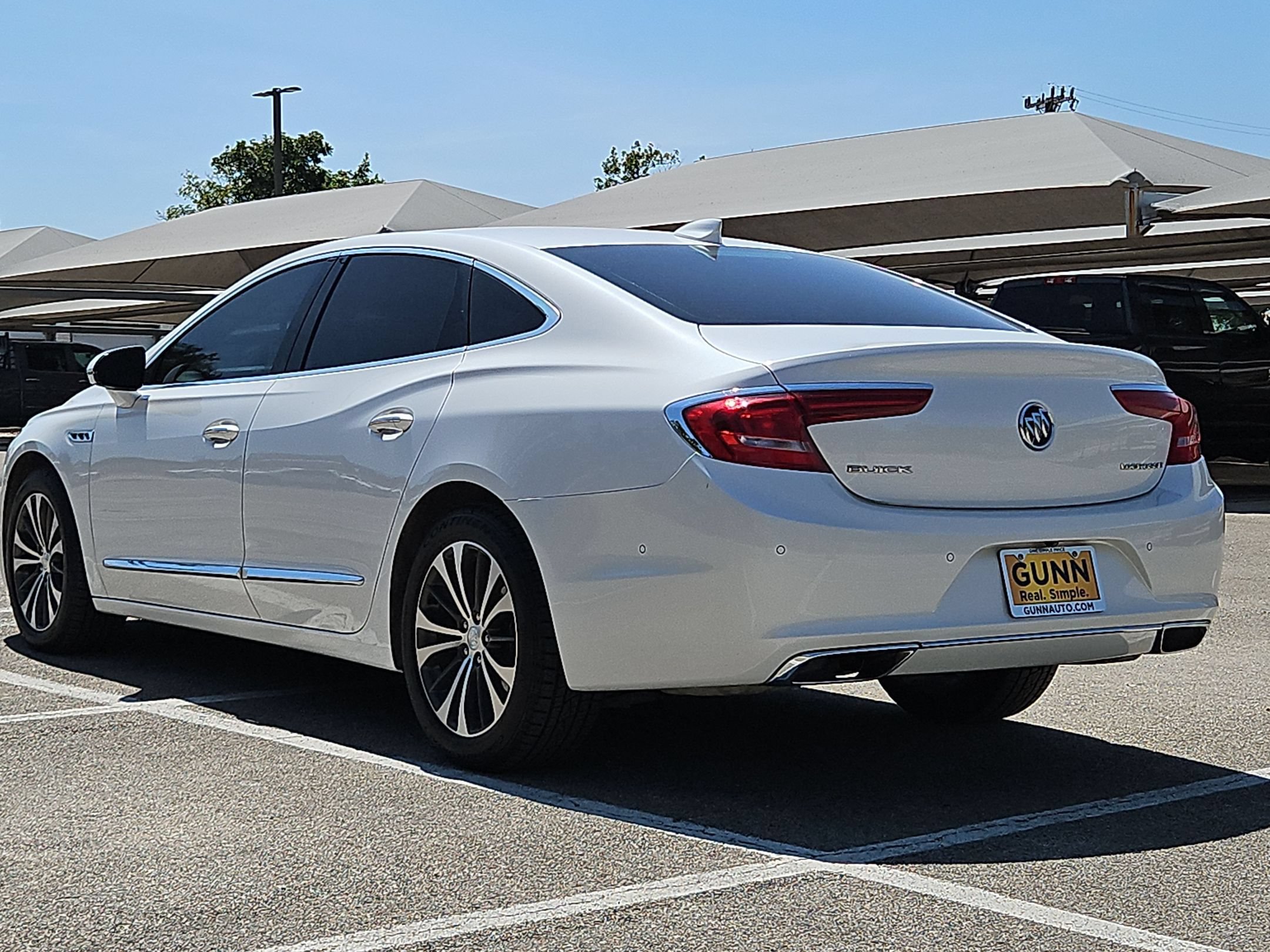 Used 2018 Buick LaCrosse Premium w/ Driver Confidence Package #2 FWD image 5