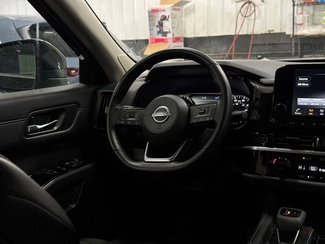Used 2023 Nissan Pathfinder SL image 24