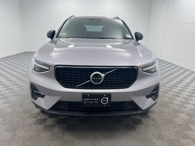 Used 2026 Volvo XC40 B5 Plus w/ Protection Package Premier AWD/4WD image 3