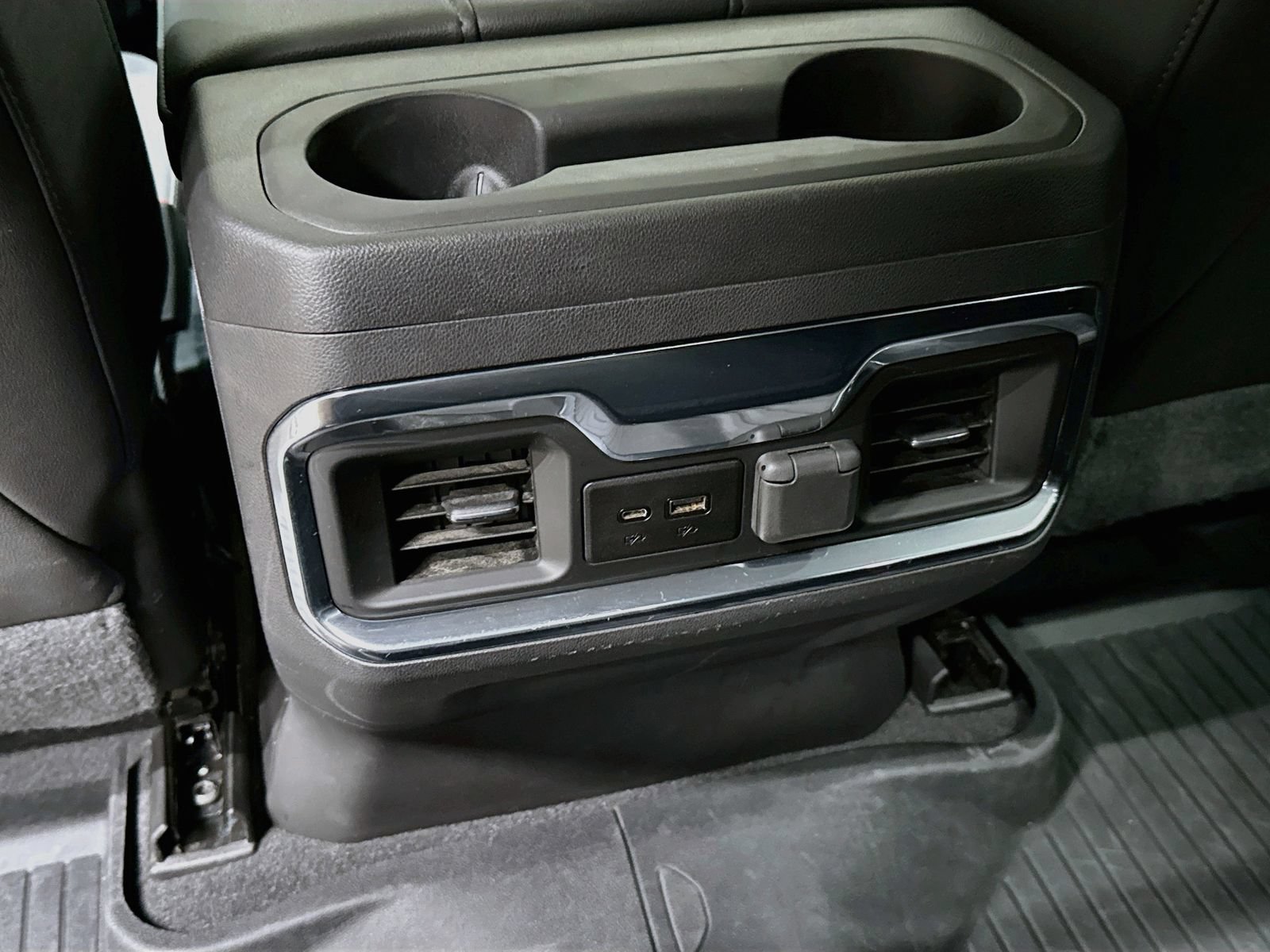 Used 2022 Chevrolet Silverado 1500 LTZ AWD/4WD image 29