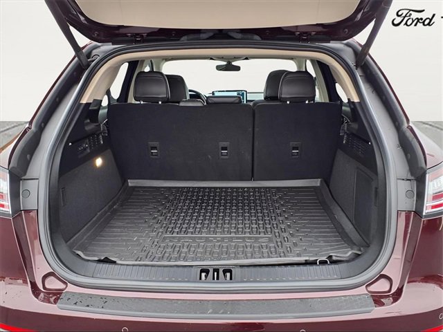 Used 2023 Lincoln Nautilus Reserve image 10