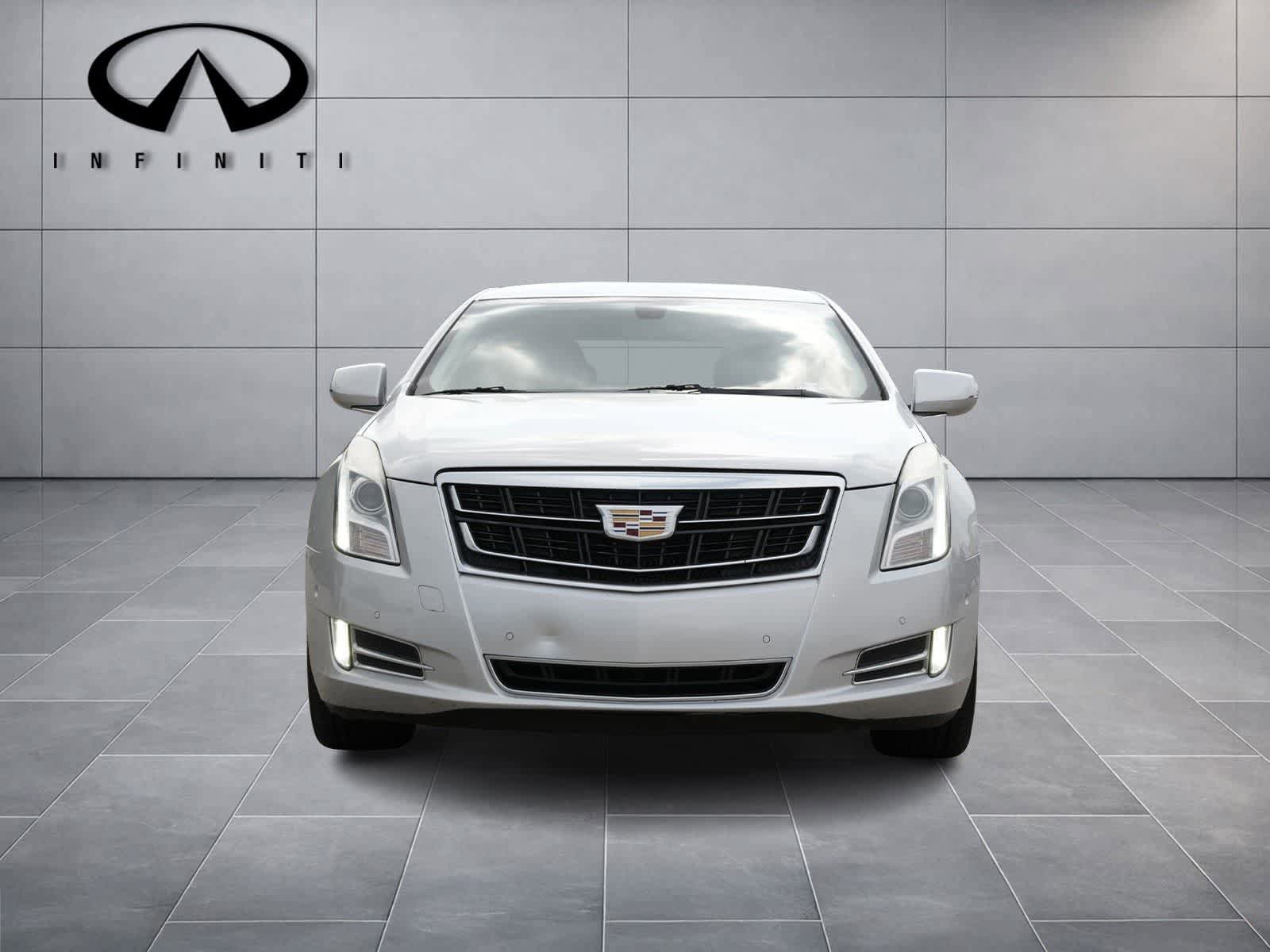 Used 2016 Cadillac XTS Luxury FWD image 2