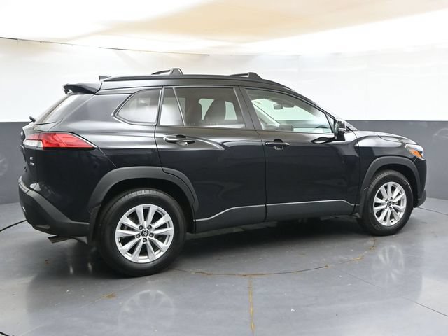 Used 2025 Toyota Corolla Cross LE AWD/4WD image 6