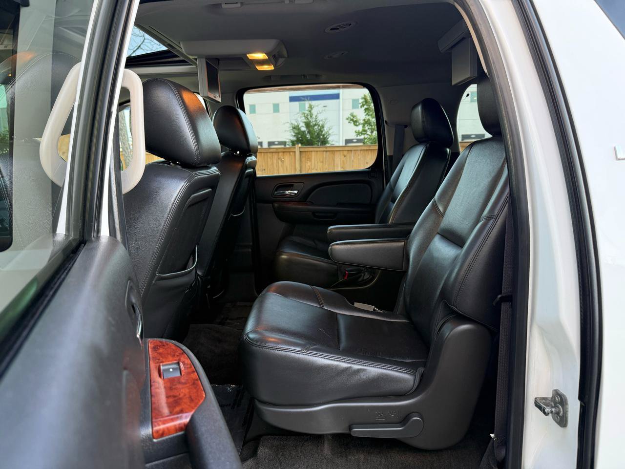 Used 2013 Chevrolet Suburban LTZ AWD/4WD image 15