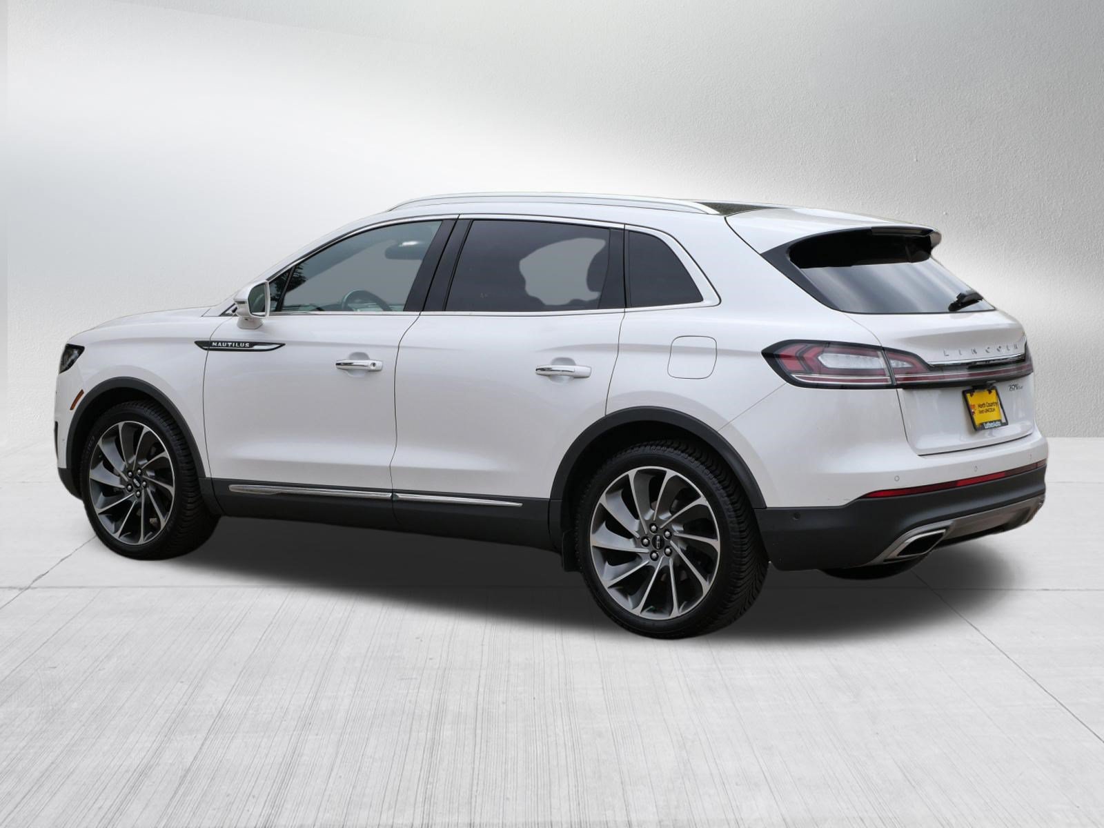 Used 2019 Lincoln Nautilus Reserve AWD/4WD image 5