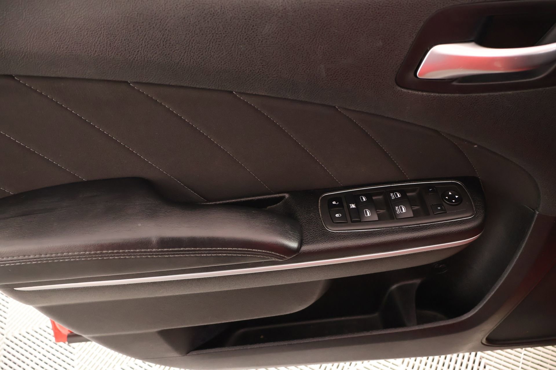 Used 2022 Dodge Charger SXT RWD image 14
