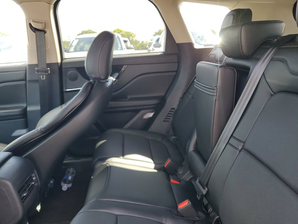 New 2025 Lincoln Corsair Grand Touring image 11