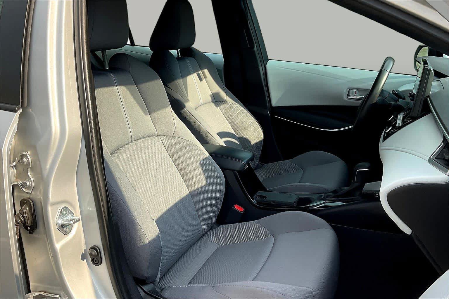 Used 2023 Toyota Corolla SE FWD image 9