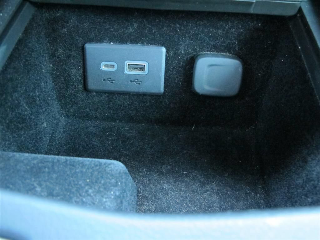 Used 2019 Cadillac XT4 Sport FWD image 13