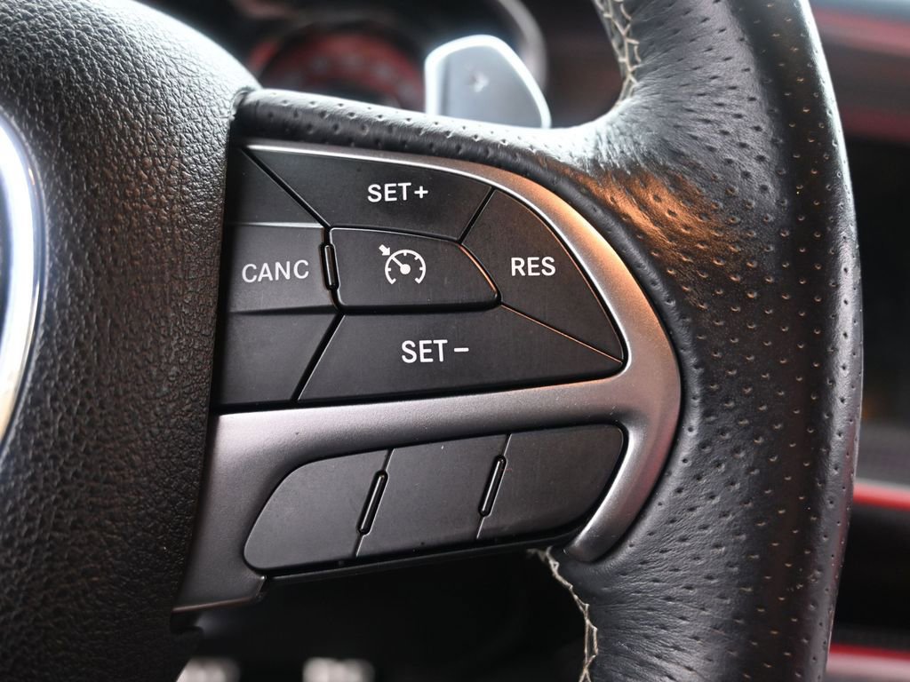 Used 2016 Dodge Challenger SRT Hellcat image 32