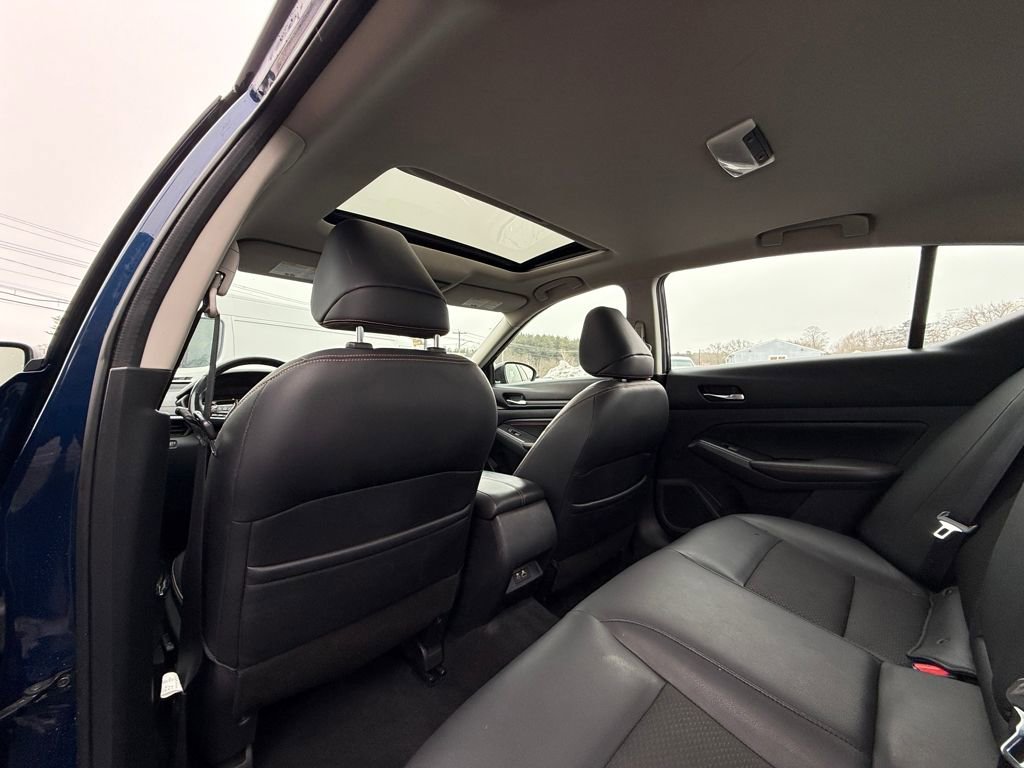 Used 2019 Nissan Altima 2.5 SR w/ SR Premium Package image 16