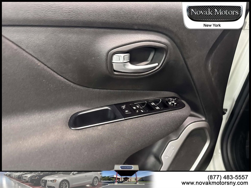 Used 2021 Jeep Renegade Latitude image 14