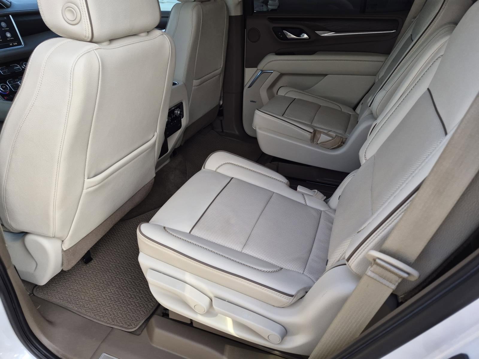 Certified 2021 GMC Yukon Denali w/ Denali Premium Package AWD/4WD image 15