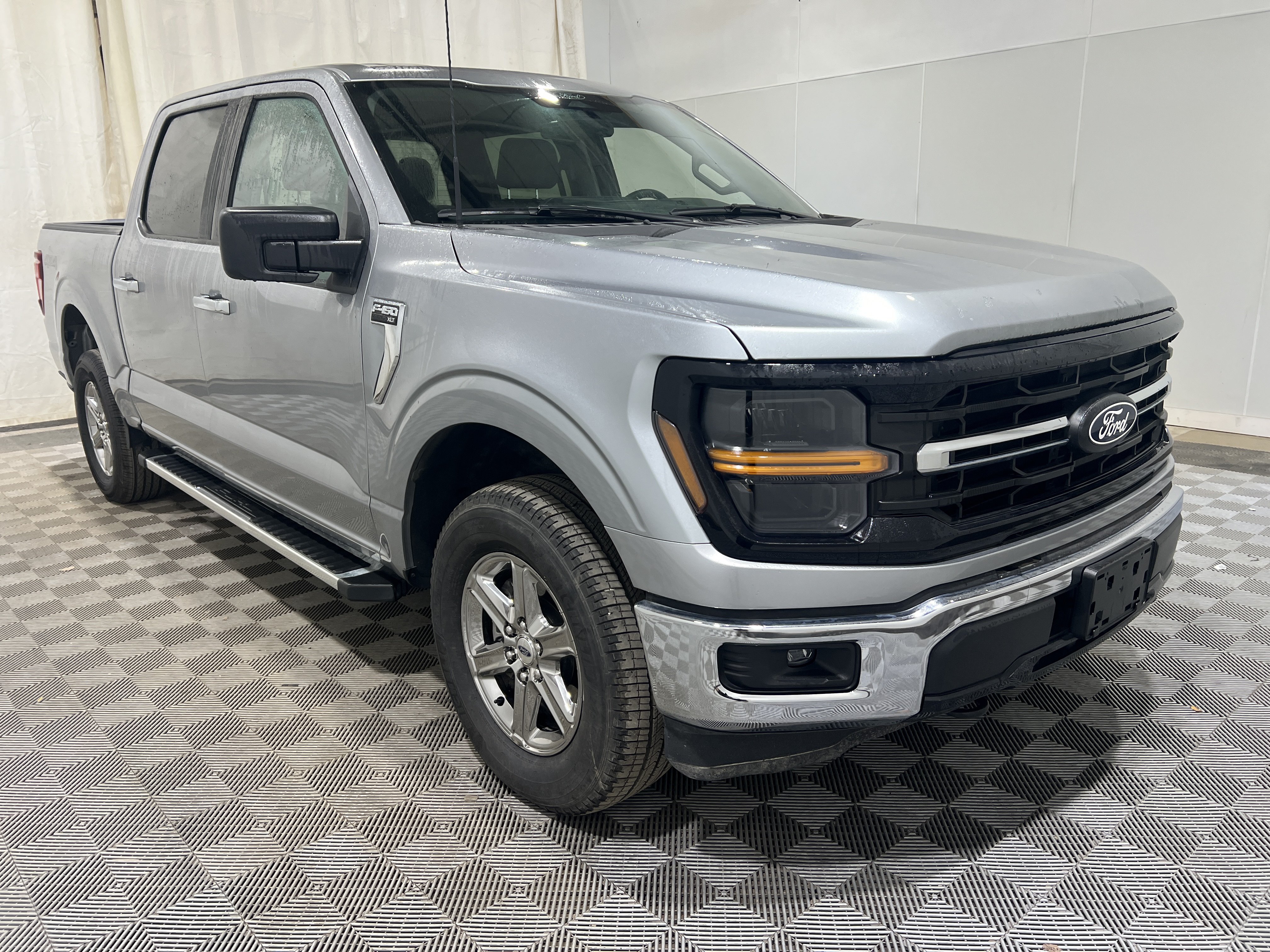 Used 2025 Ford F150 XLT w/ Equipment Group 301A Standard AWD/4WD image 4