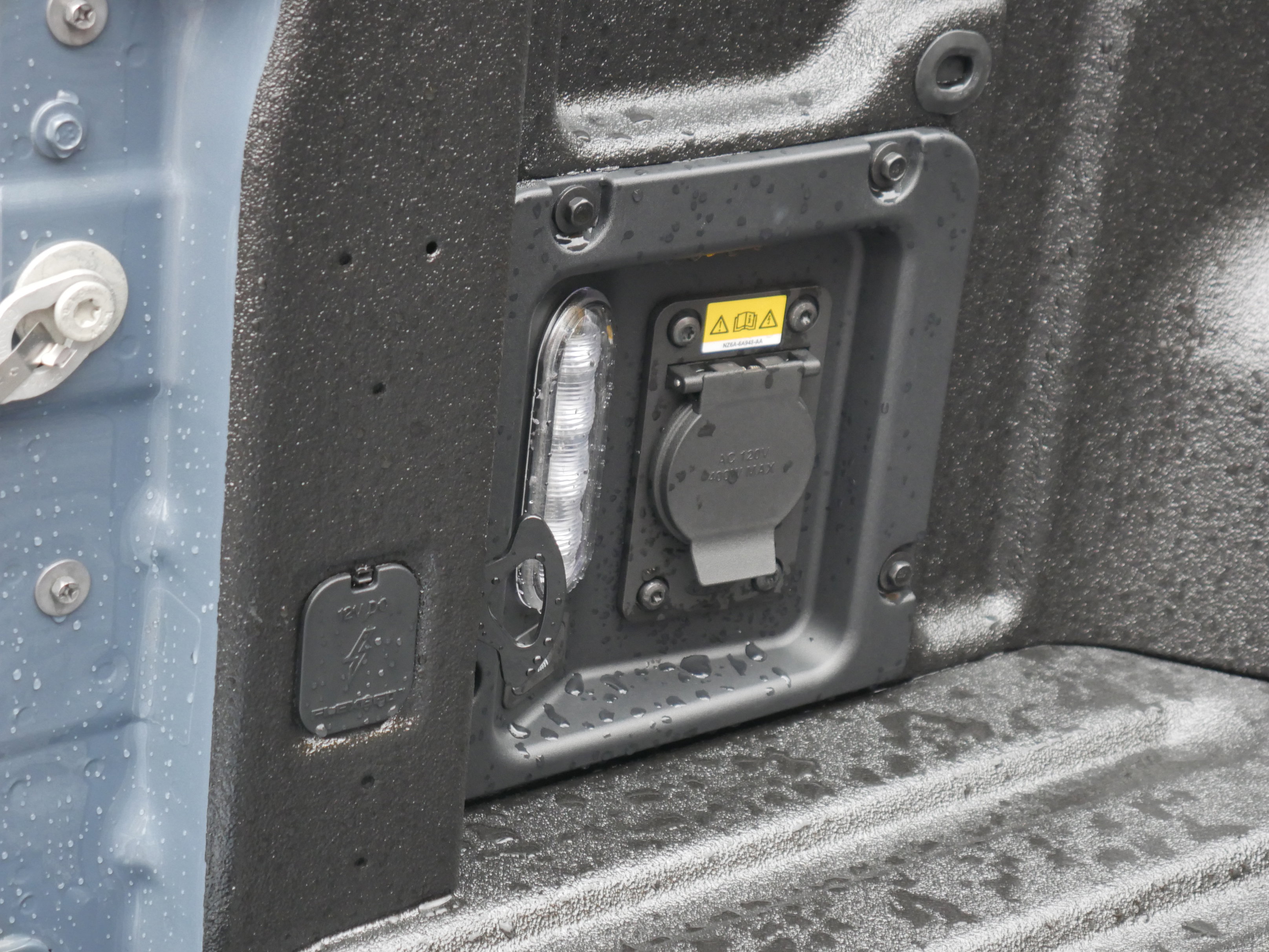 New 2025 Ford Maverick Lariat w/ Black Appearance Package image 23