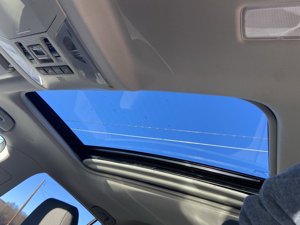 Used 2025 Toyota RAV4 XLE image 24