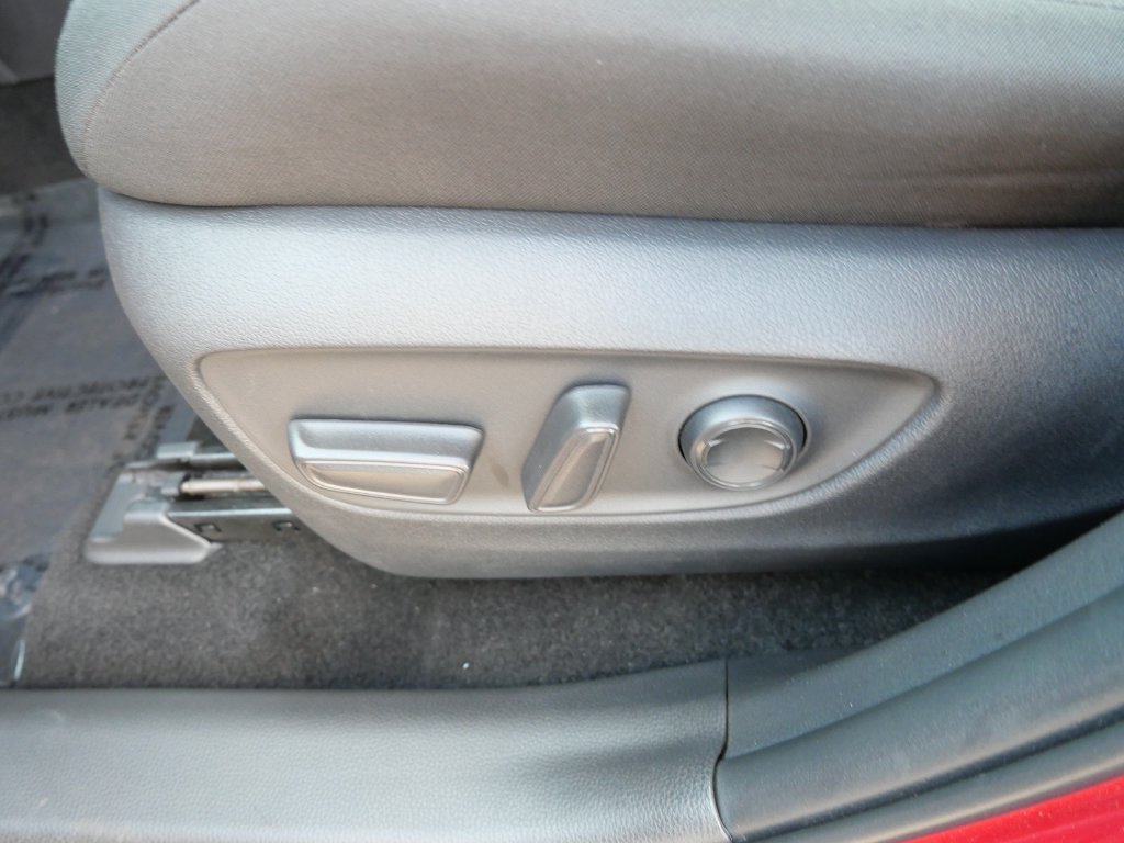 Certified 2025 Toyota RAV4 XLE AWD/4WD image 15