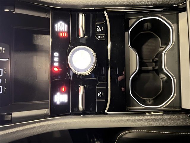 Used 2023 Jeep Grand Cherokee Overland w/ Adv Protech Group III image 33