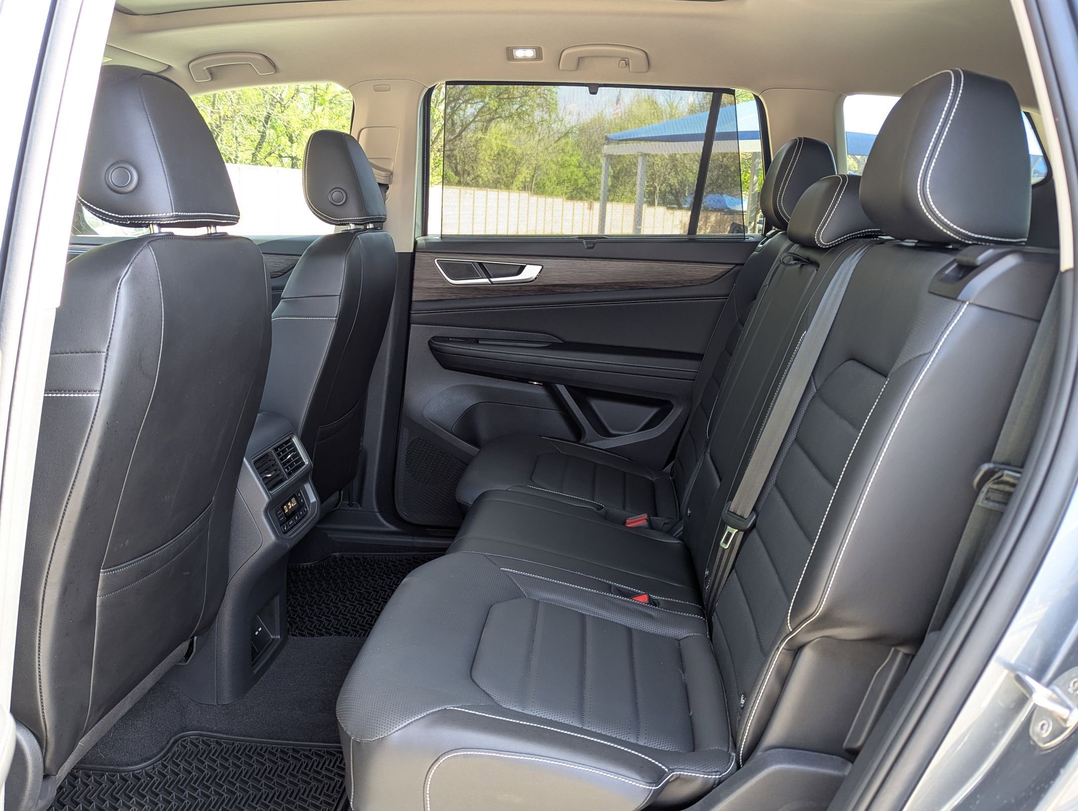 Used 2024 Volkswagen Atlas SEL image 14