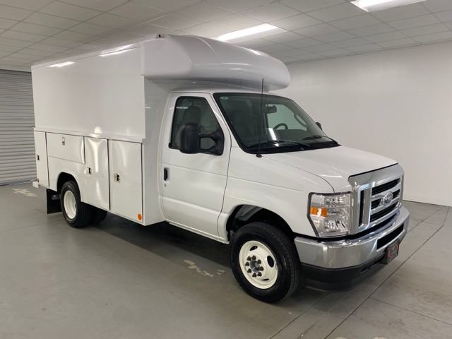 New 2025 Ford E-350 and Econoline 350 Super Duty w/ Power Equipment Group RWD image 3