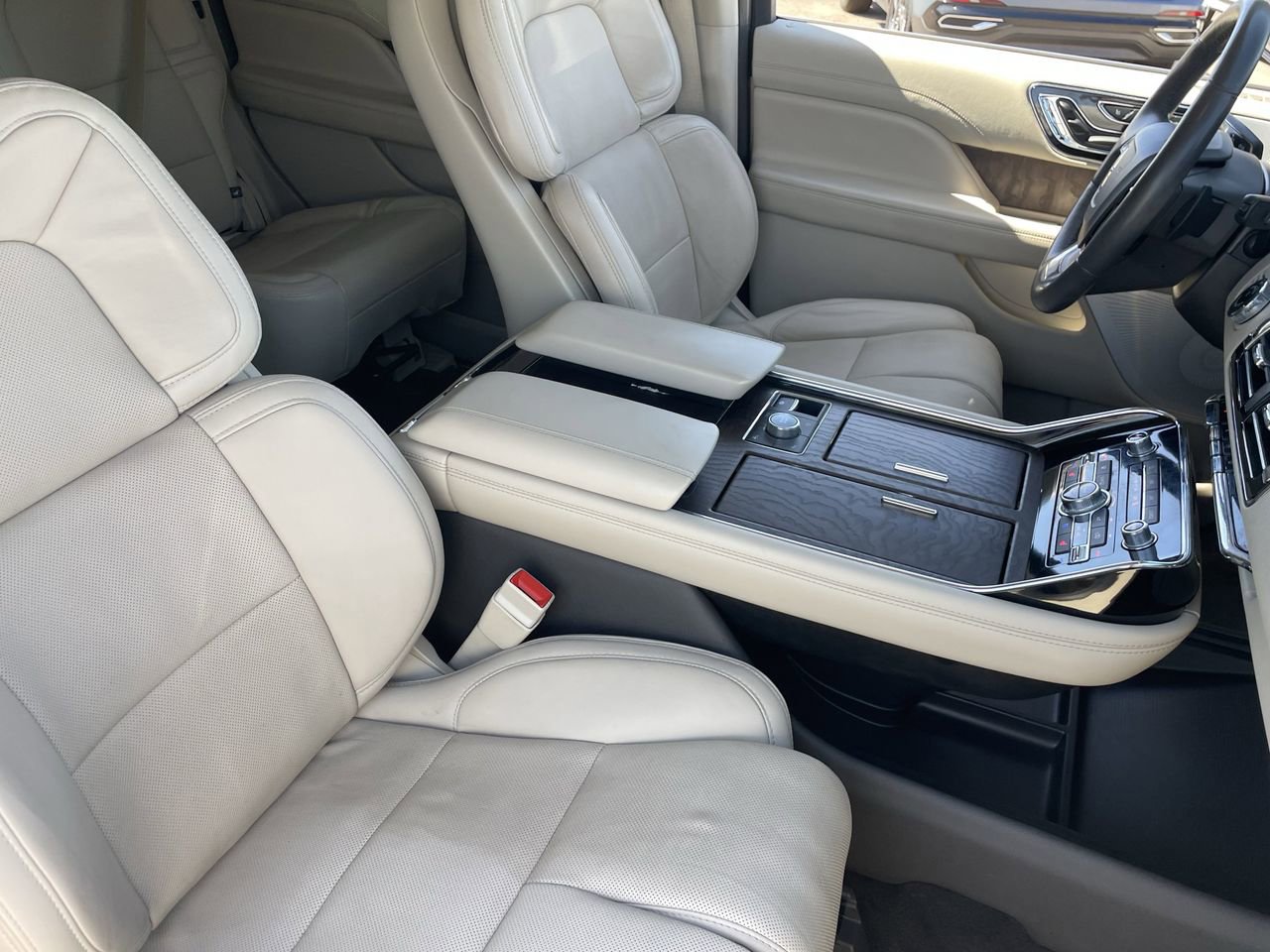 Used 2020 Lincoln Navigator Reserve w/ Luxury Package AWD/4WD image 10