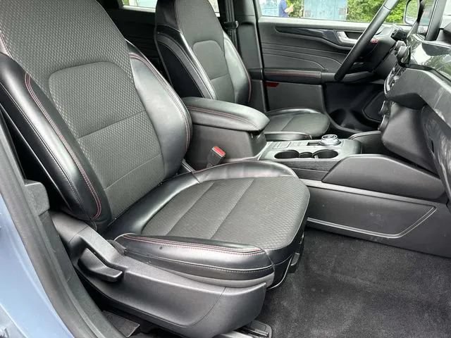 Used 2025 Ford Escape ST-Line FWD image 27