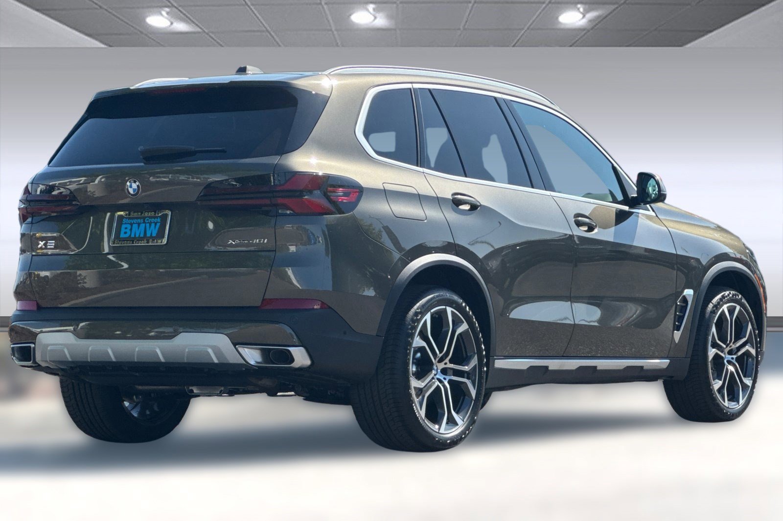 New 2026 BMW X5 xDrive40i w/ Premium Package image 8