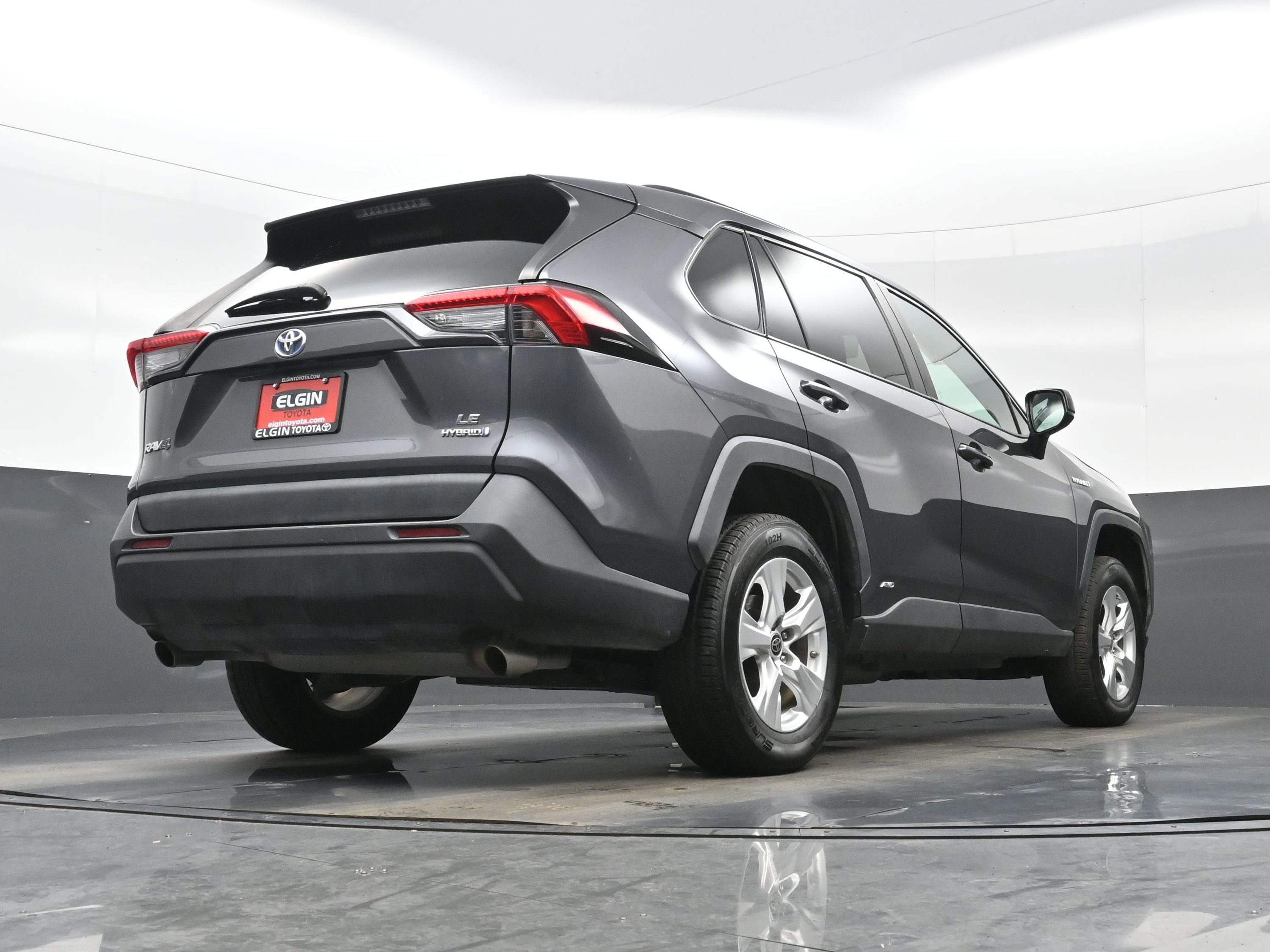 Used 2021 Toyota RAV4 LE AWD/4WD image 29