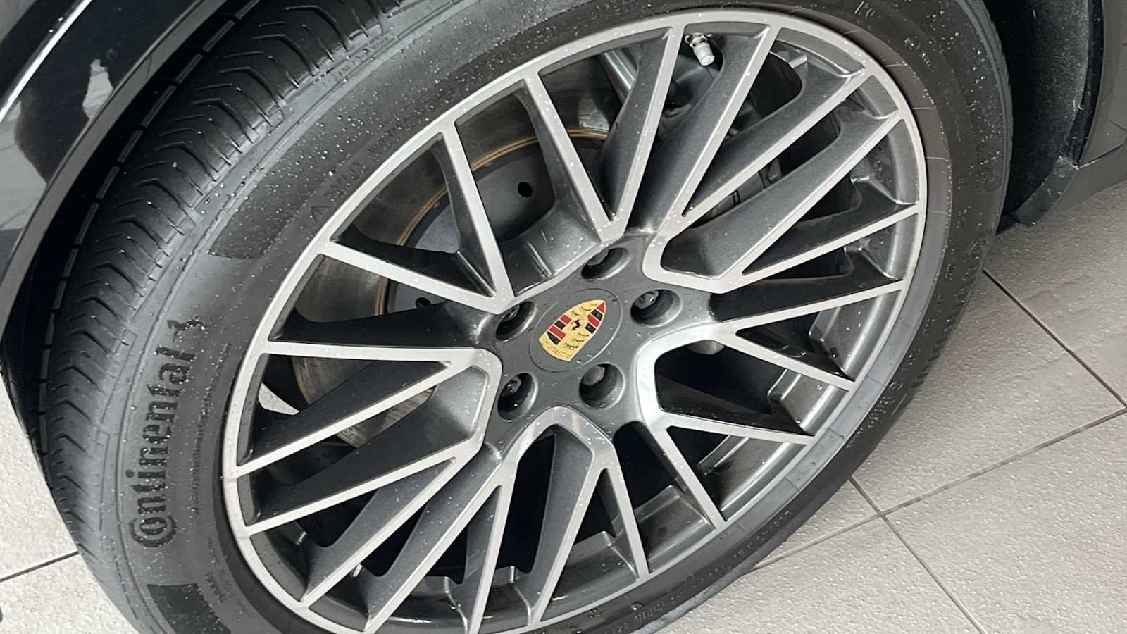Used 2023 Porsche Cayenne S AWD/4WD image 24