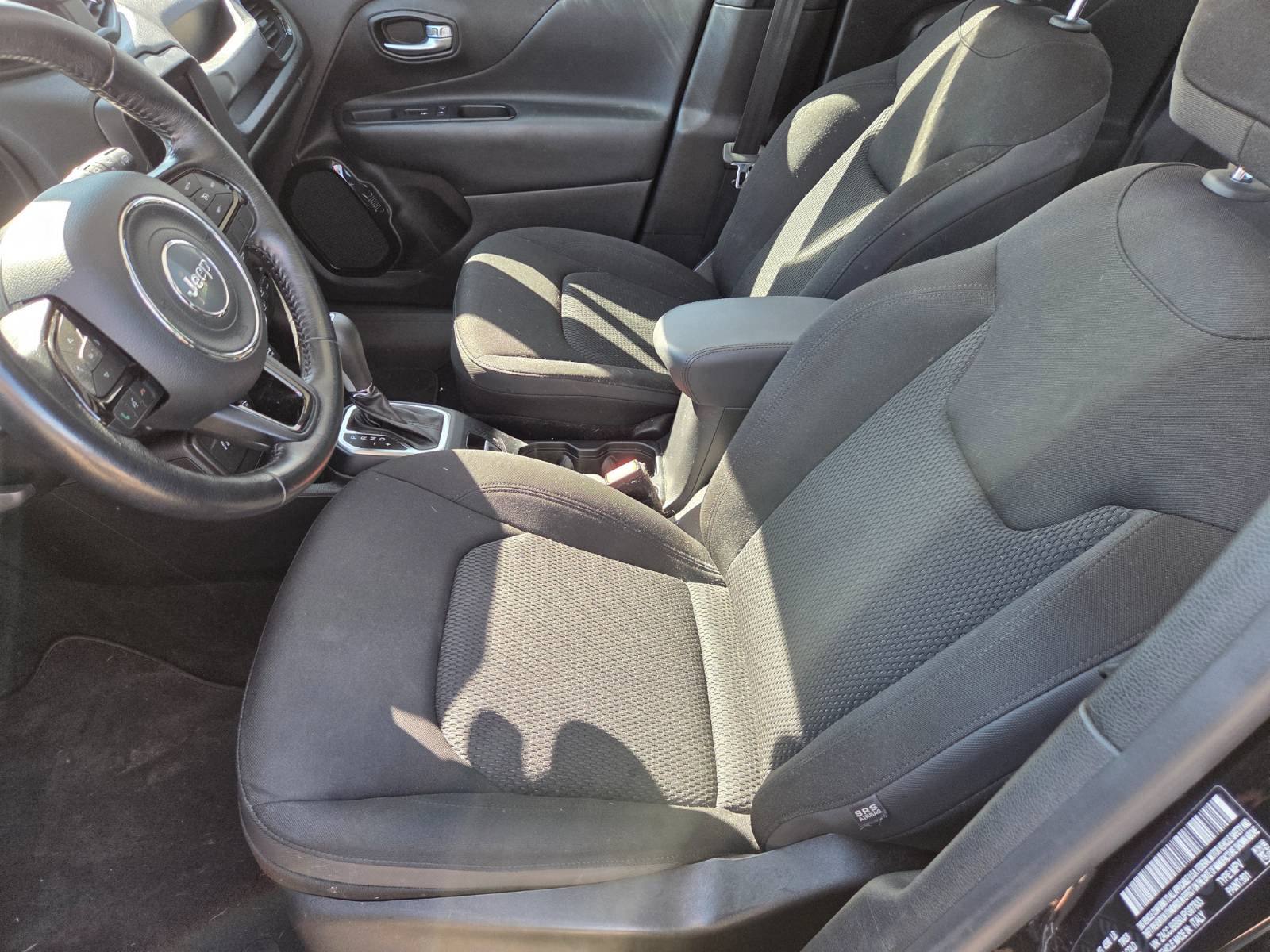 Used 2018 Jeep Renegade Altitude w/ UConnect 8.4 Nav Group image 8