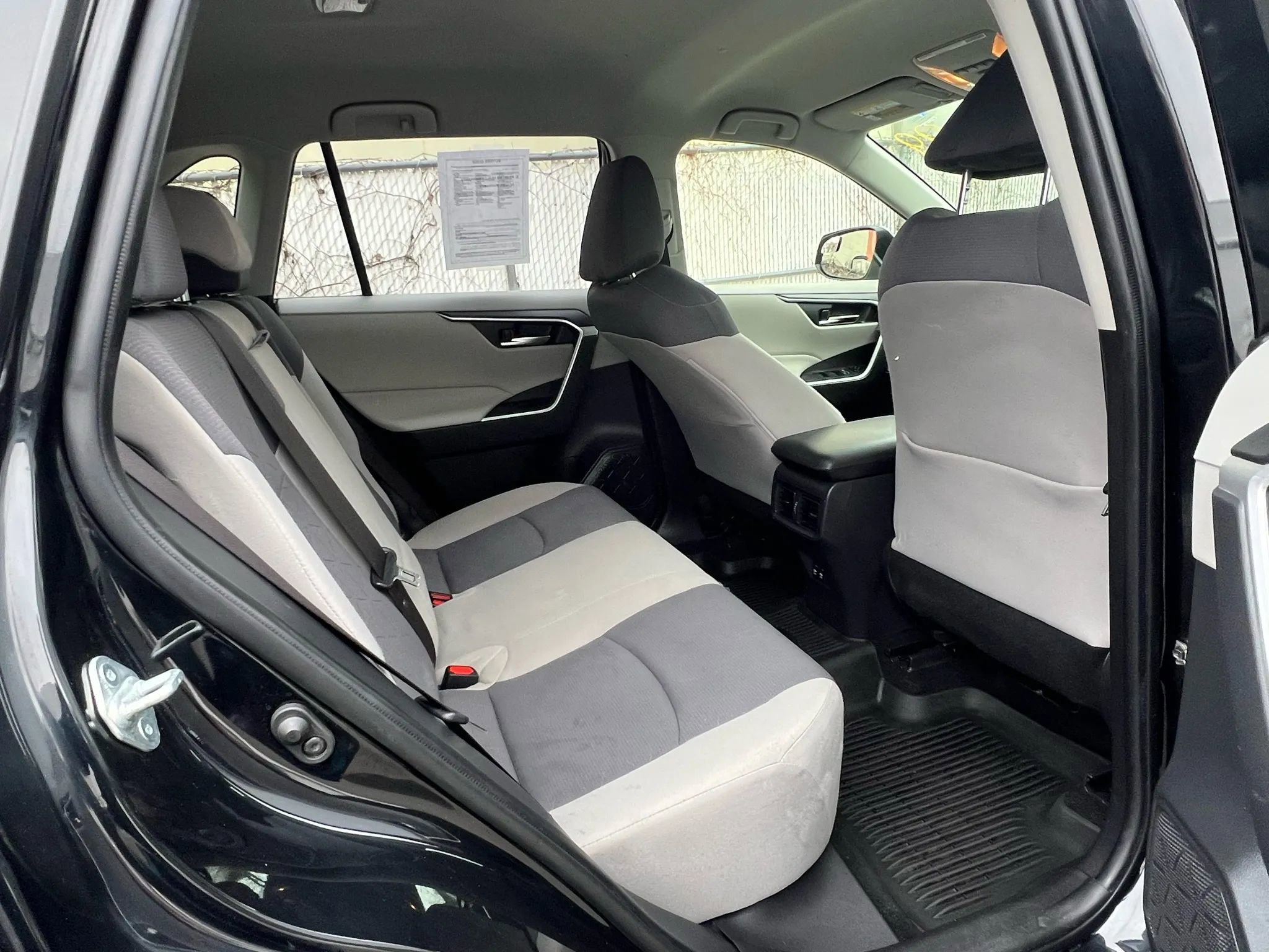 Used 2020 Toyota RAV4 XLE w/ XLE Grade Weather Package image 27