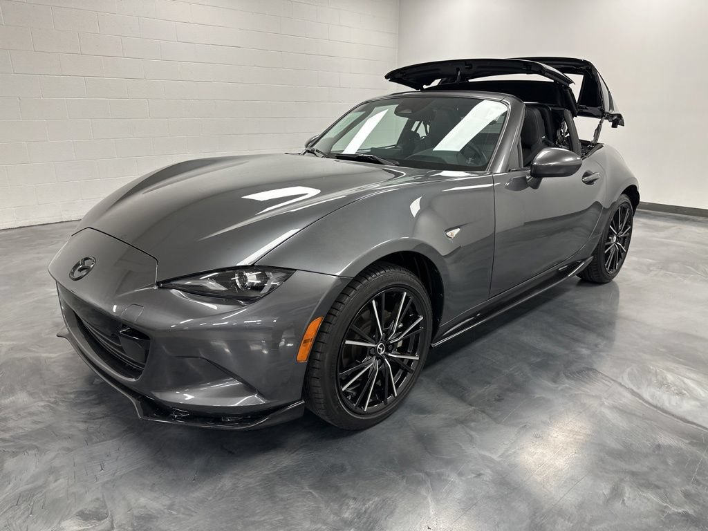 Used 2024 MAZDA MX-5 Miata RF Grand Touring w/ Appearance Package RWD image 2
