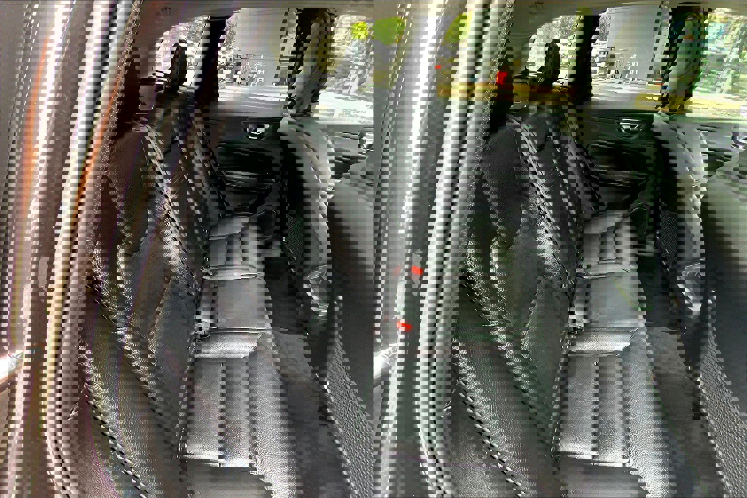 Used 2022 Volvo XC60 B5 Momentum w/ Climate Package image 29