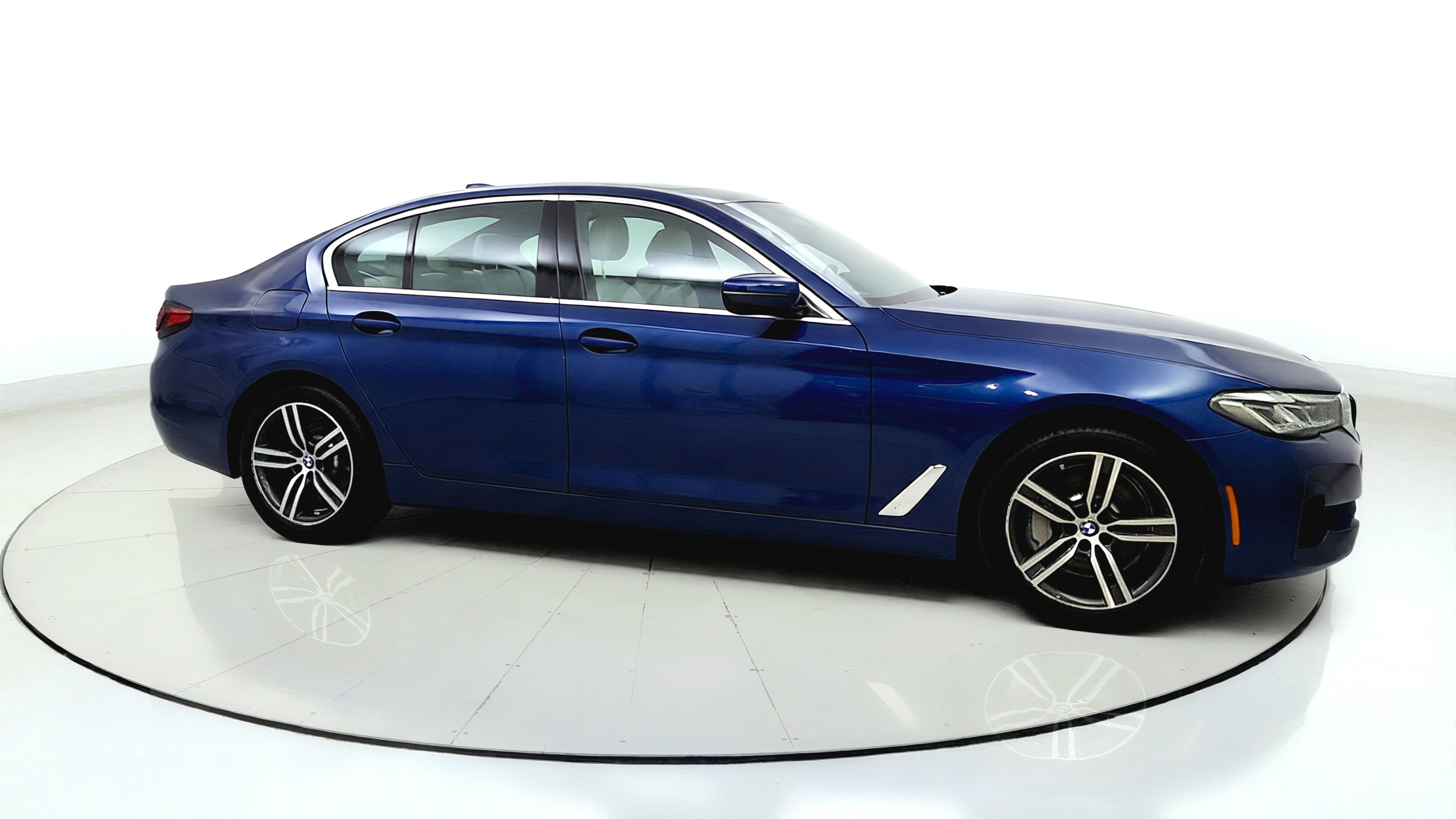 Used 2021 BMW 530e xDrive w/ Premium Package AWD/4WD image 15
